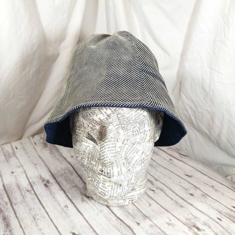 August Accessories Gray Blue Flocked Denim Tulip Hat Unisex Skater Boy NWT